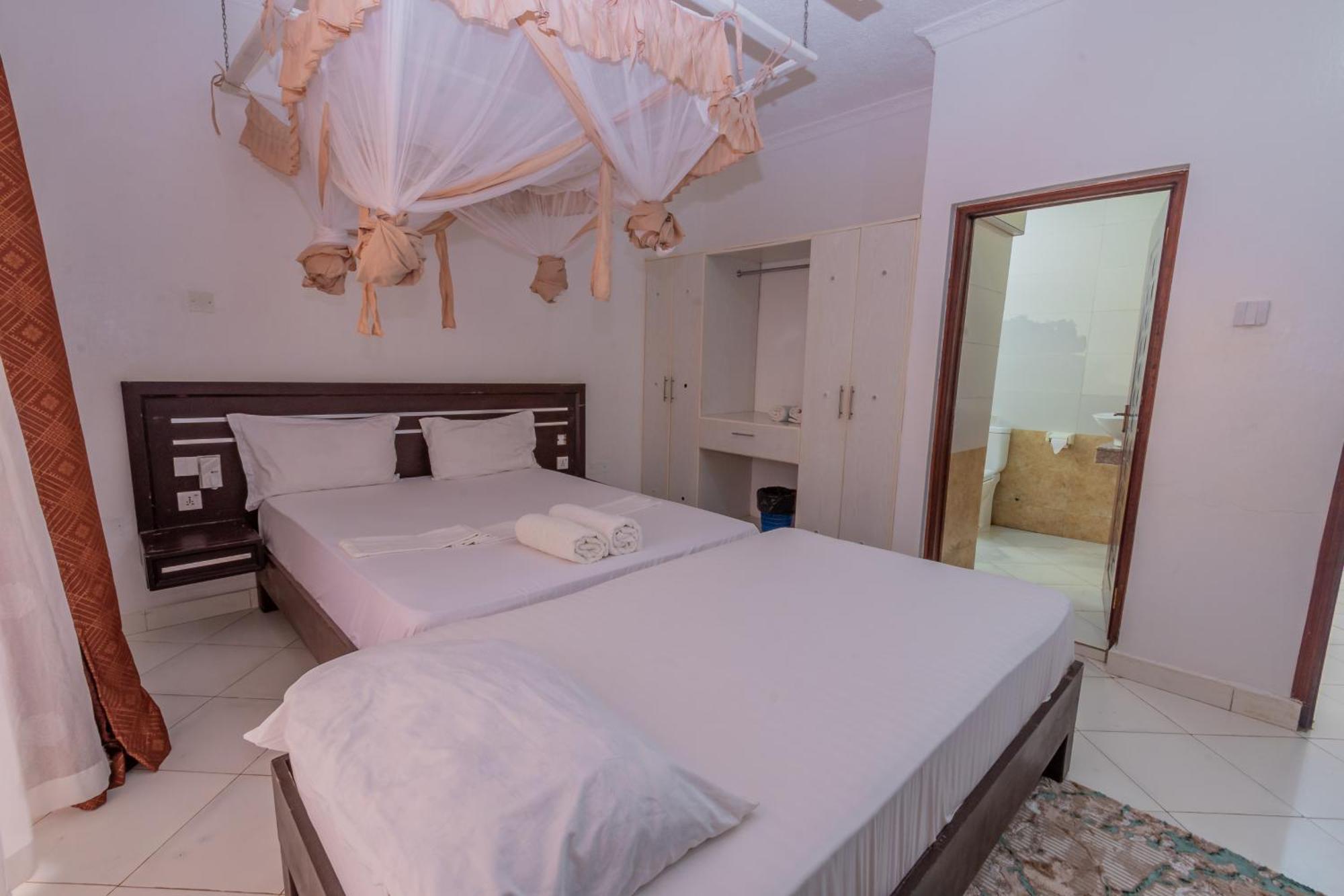 Leomilo Holidays Diani Beach Kamer foto