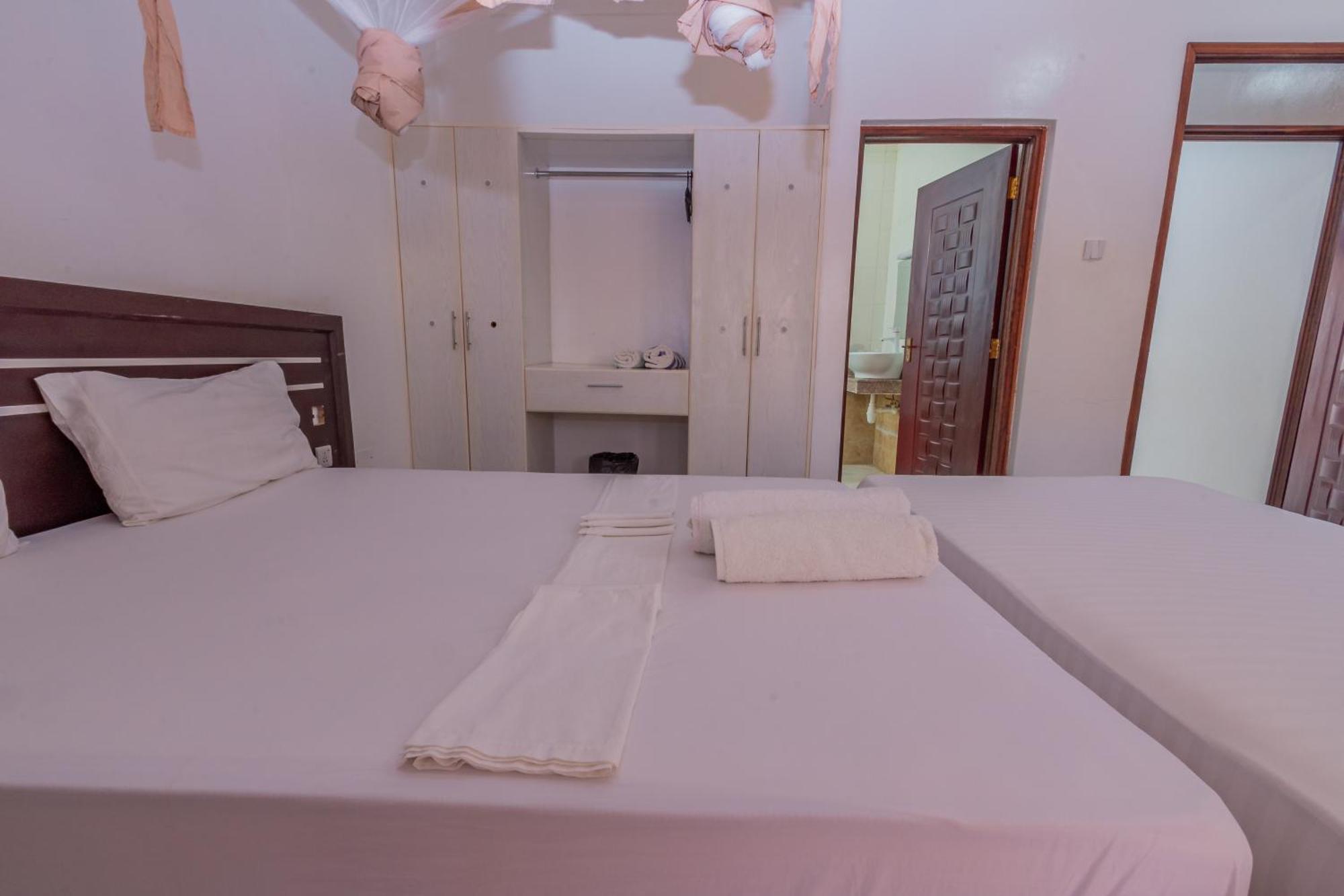 Leomilo Holidays Diani Beach Kamer foto