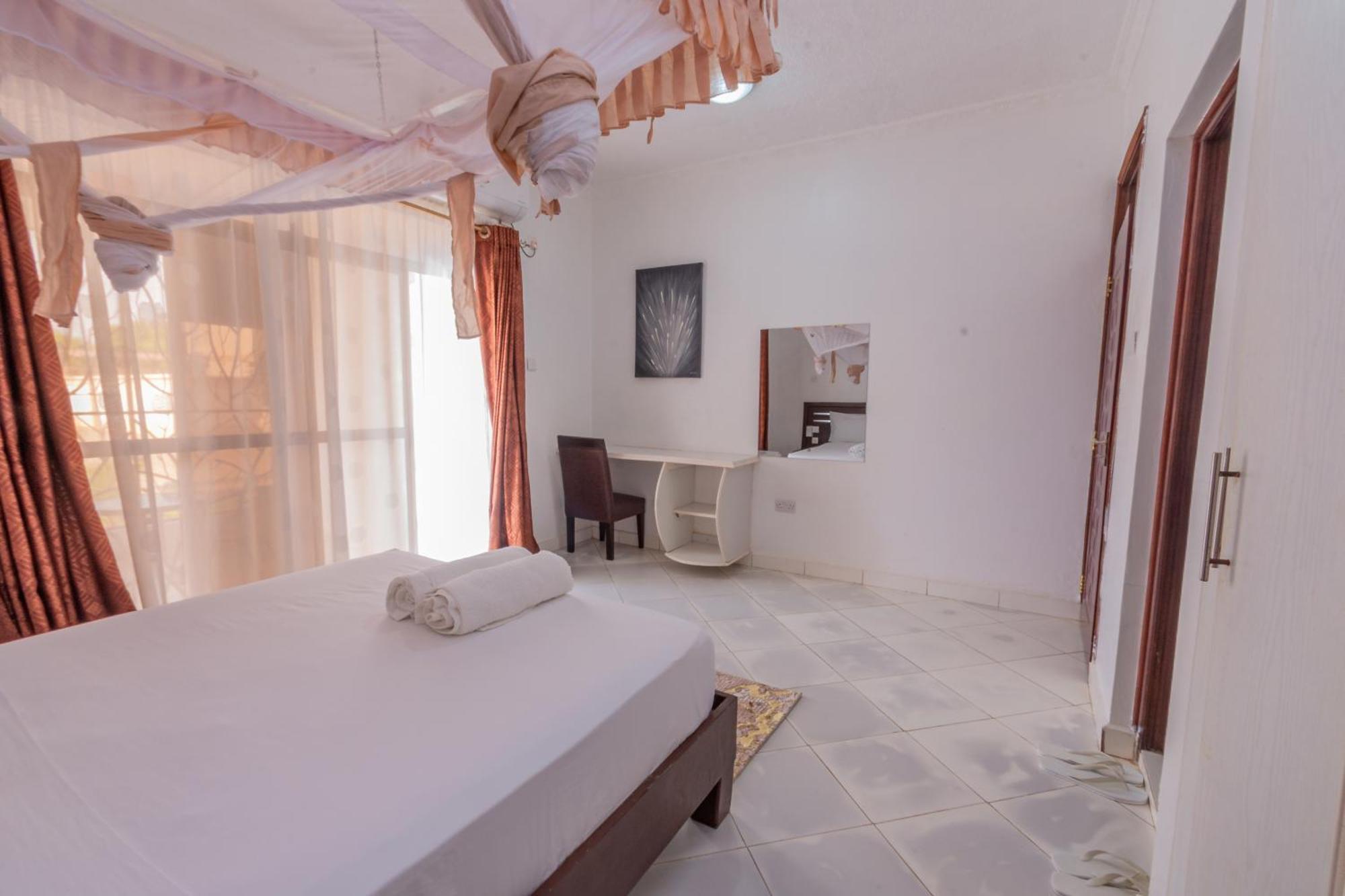 Leomilo Holidays Diani Beach Kamer foto
